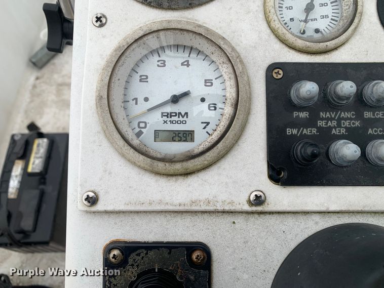 image for item DM7817 2003 Champion 22 Tunnel Champ boat