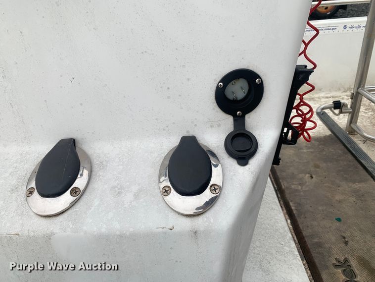 image for item DM7817 2003 Champion 22 Tunnel Champ boat