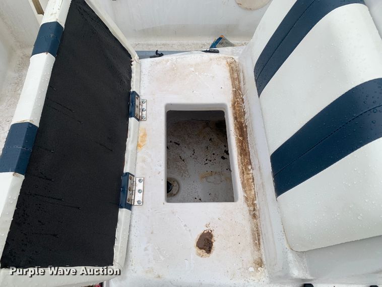 image for item DM7817 2003 Champion 22 Tunnel Champ boat