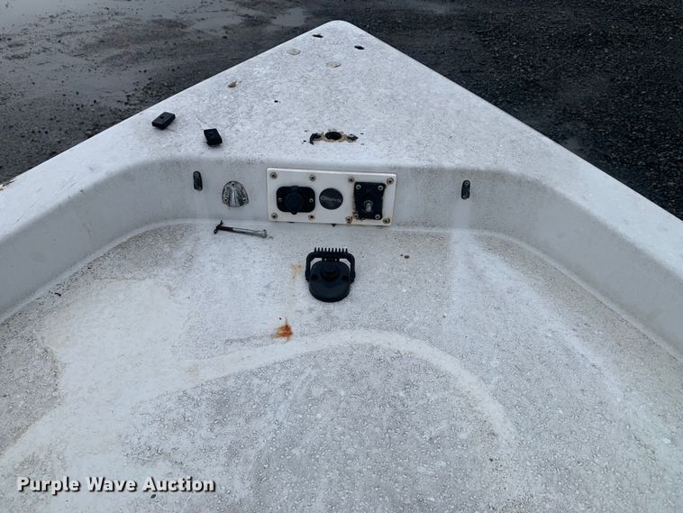 image for item DM7817 2003 Champion 22 Tunnel Champ boat