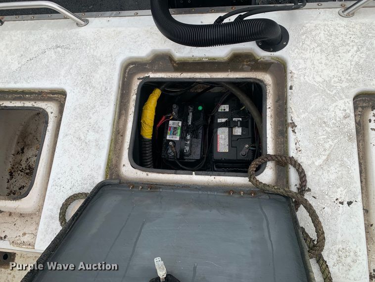 image for item DM7817 2003 Champion 22 Tunnel Champ boat