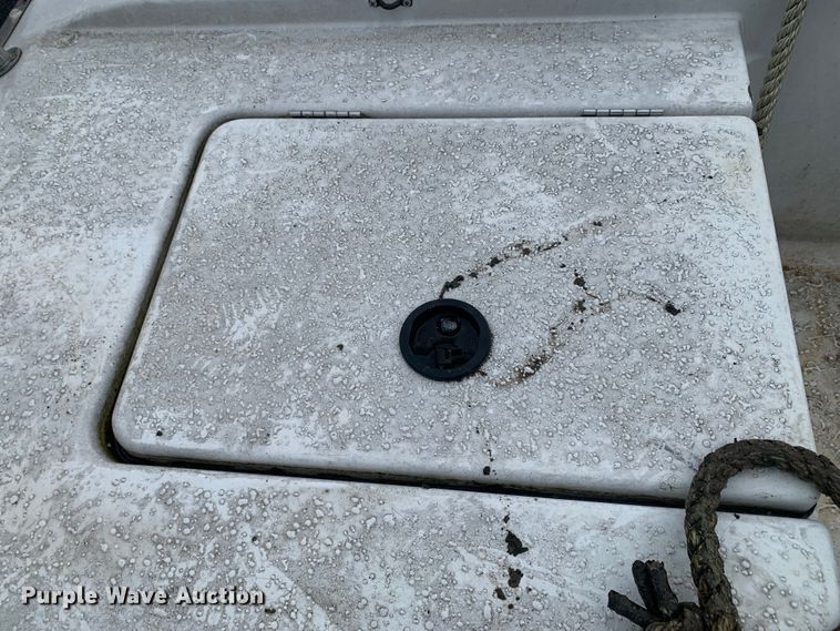 image for item DM7817 2003 Champion 22 Tunnel Champ boat