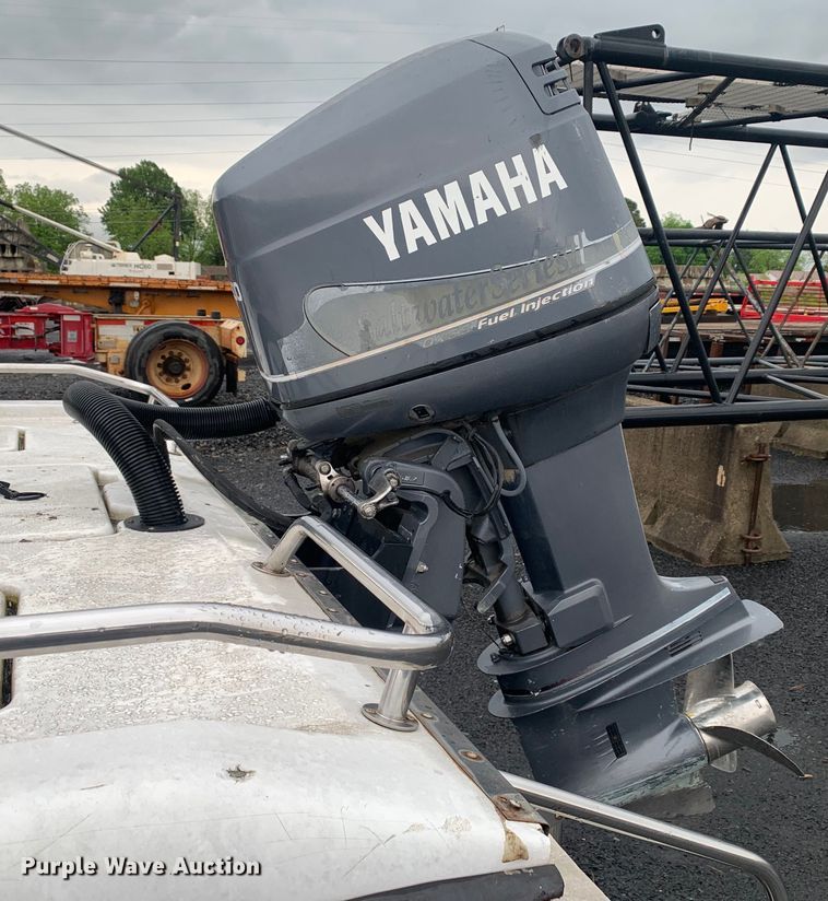 image for item DM7817 2003 Champion 22 Tunnel Champ boat