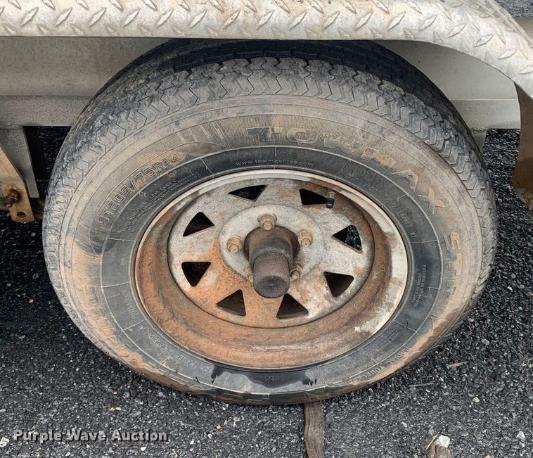 image for item DM7817 2003 Champion 22 Tunnel Champ boat