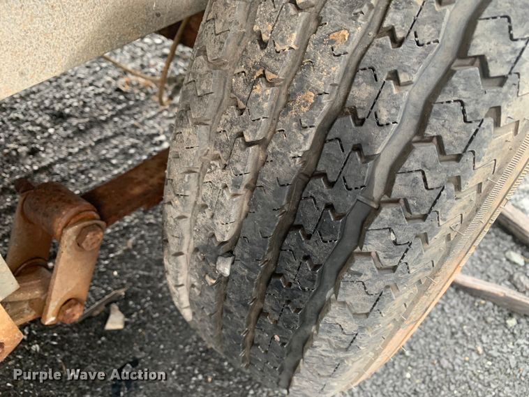 image for item DM7817 2003 Champion 22 Tunnel Champ boat