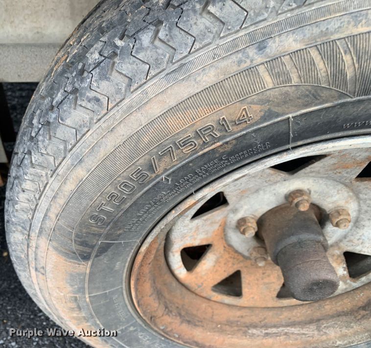 image for item DM7817 2003 Champion 22 Tunnel Champ boat