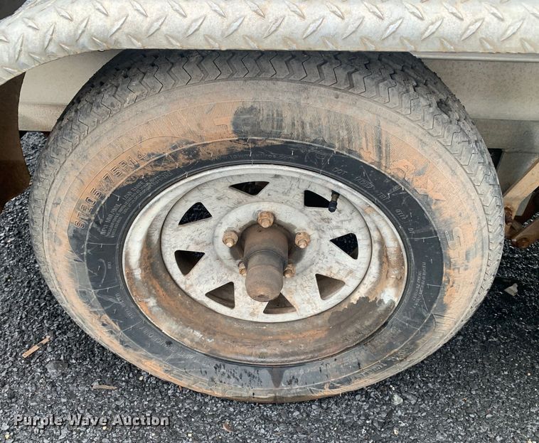 image for item DM7817 2003 Champion 22 Tunnel Champ boat