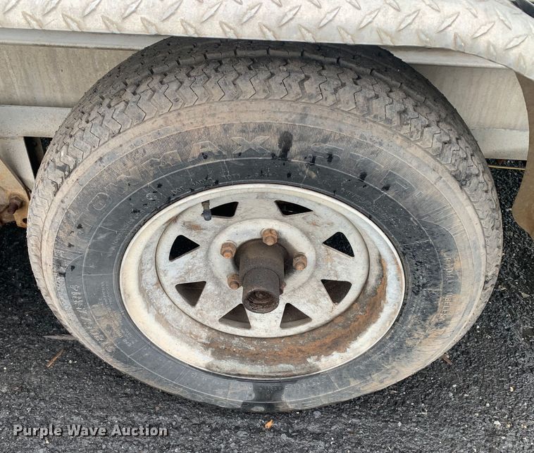 image for item DM7817 2003 Champion 22 Tunnel Champ boat