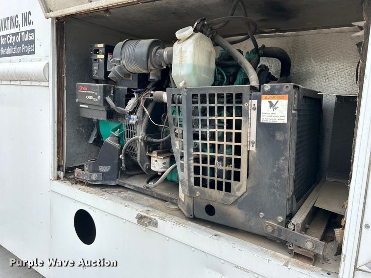 image for item DO1158 1999 Freightliner  MT45 delivery truck