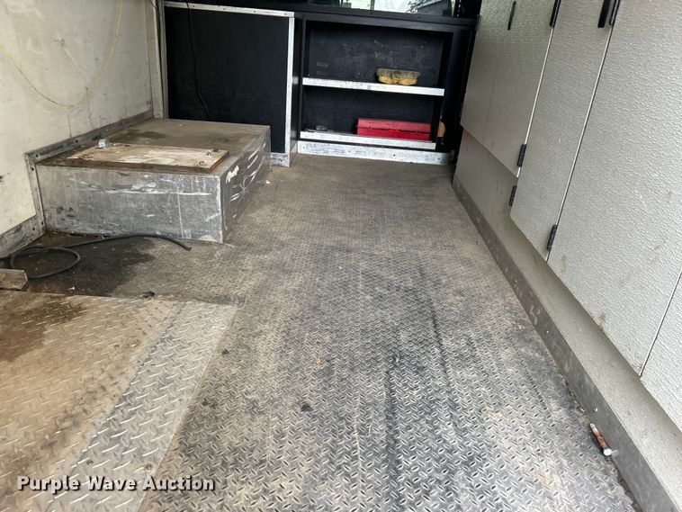 image for item DO1158 1999 Freightliner  MT45 delivery truck