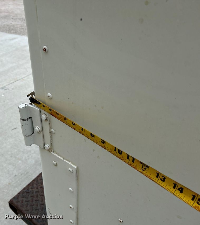 image for item DO1158 1999 Freightliner  MT45 delivery truck