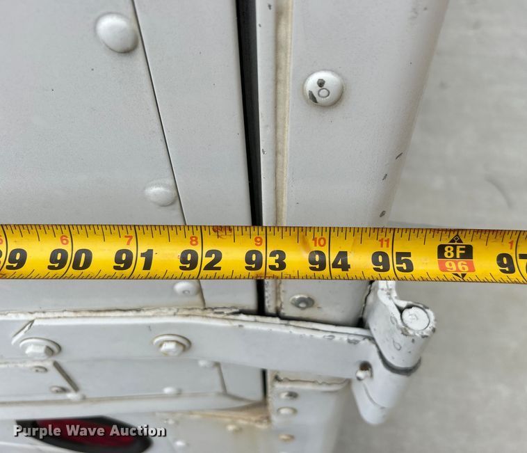 image for item DO1158 1999 Freightliner  MT45 delivery truck