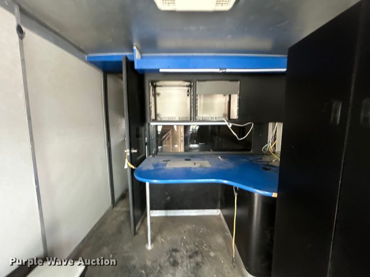 image for item DO1158 1999 Freightliner  MT45 delivery truck