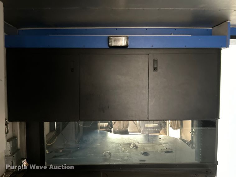 image for item DO1158 1999 Freightliner  MT45 delivery truck