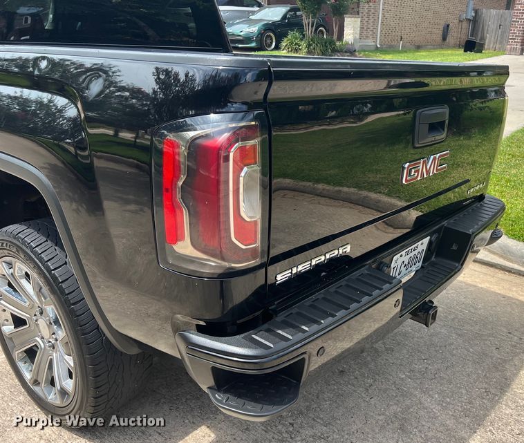 image for item DO2467 2018 GMC Sierra 1500 Denali Crew Cab pickup truck