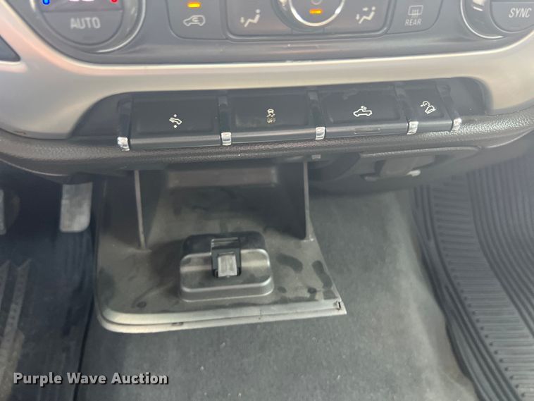 image for item DO2467 2018 GMC Sierra 1500 Denali Crew Cab pickup truck