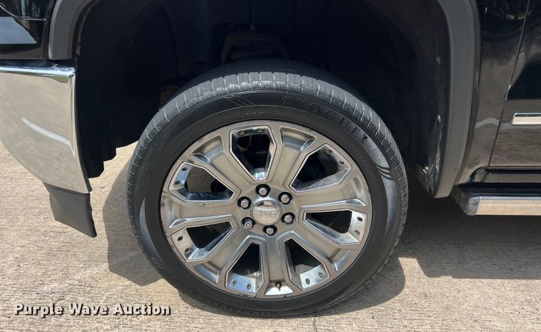 image for item DO2467 2018 GMC Sierra 1500 Denali Crew Cab pickup truck