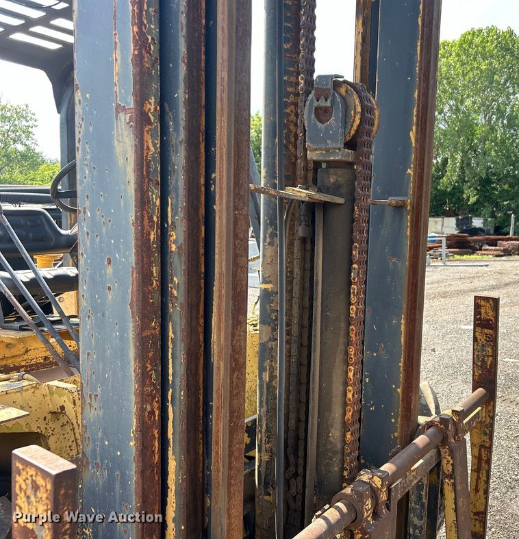 image for item DO6574 Caterpillar  RC60 forklift