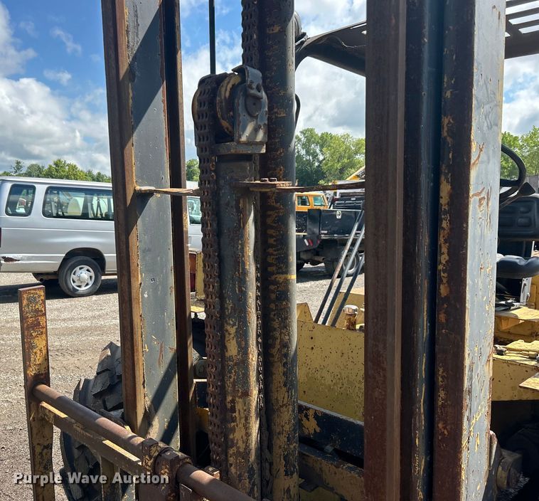 image for item DO6574 Caterpillar  RC60 forklift