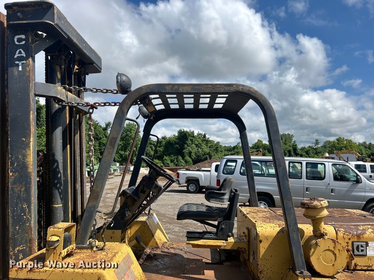 image for item DO6574 Caterpillar  RC60 forklift