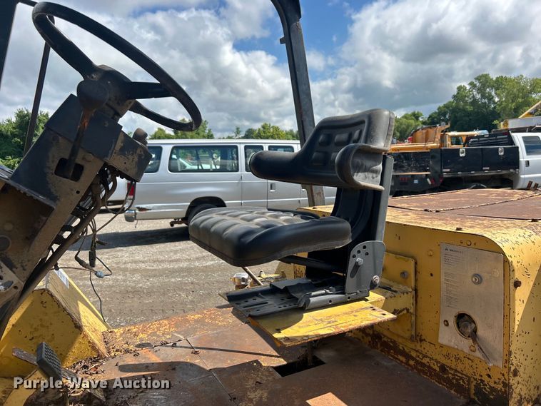 image for item DO6574 Caterpillar  RC60 forklift