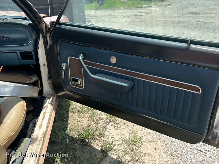 image for item DO6584 1976 Ford Maverick  