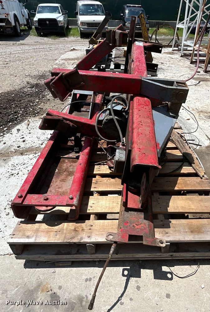 image for item DO6587 Western Mfg. automotive lift