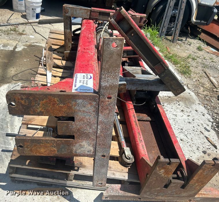 image for item DO6587 Western Mfg. automotive lift