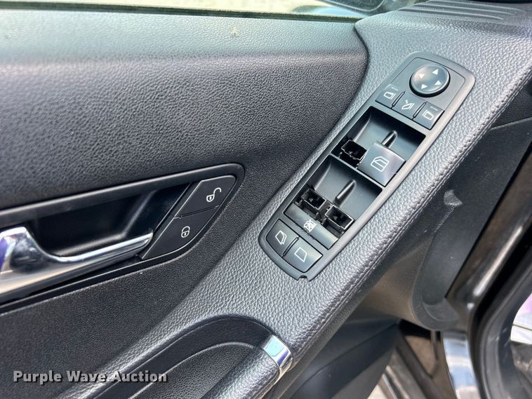 image for item DO6594 2008 Mercedes Benz  R350 