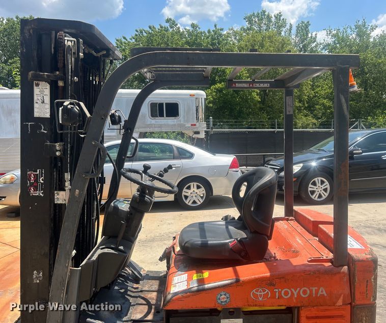 image for item DO6595 Toyota 7FBEU20 forklift