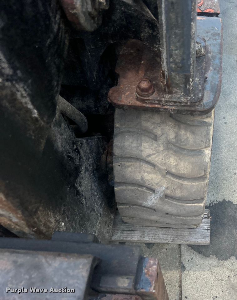 image for item DO6595 Toyota 7FBEU20 forklift