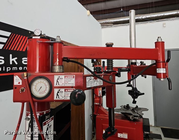 image for item DP0940 Coats 70X-AH-3 rim clamp tire machine