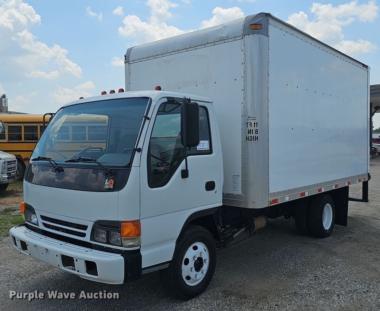 image for item DP1013 2000 Isuzu NPR carpet cleaner truck