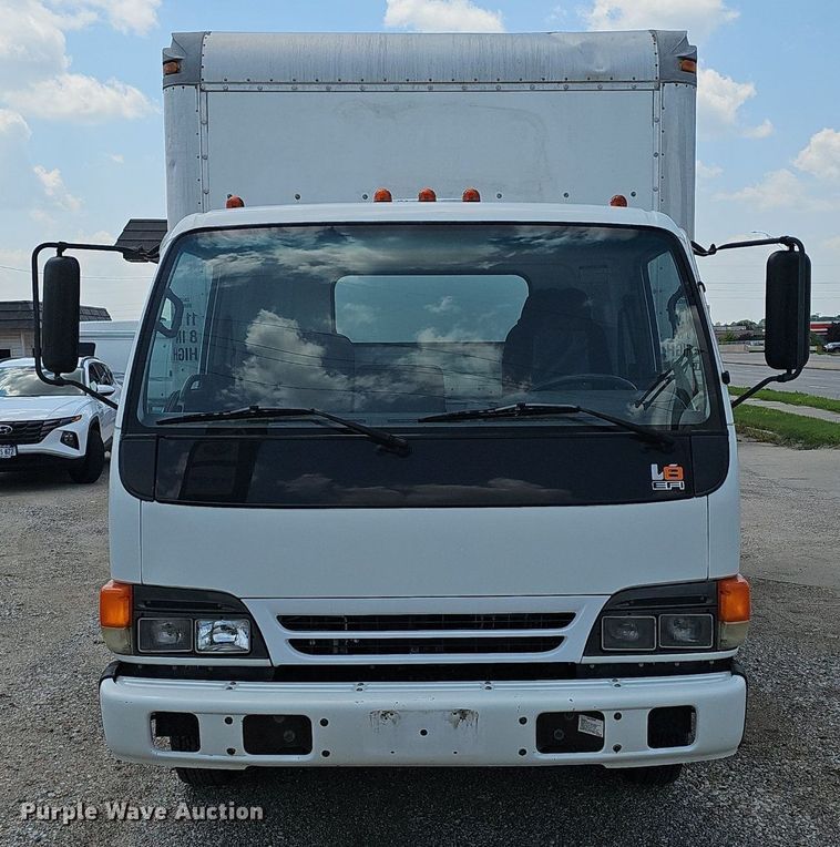 image for item DP1013 2000 Isuzu NPR carpet cleaner truck