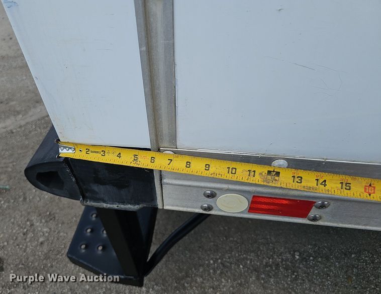 image for item DP1013 2000 Isuzu NPR carpet cleaner truck