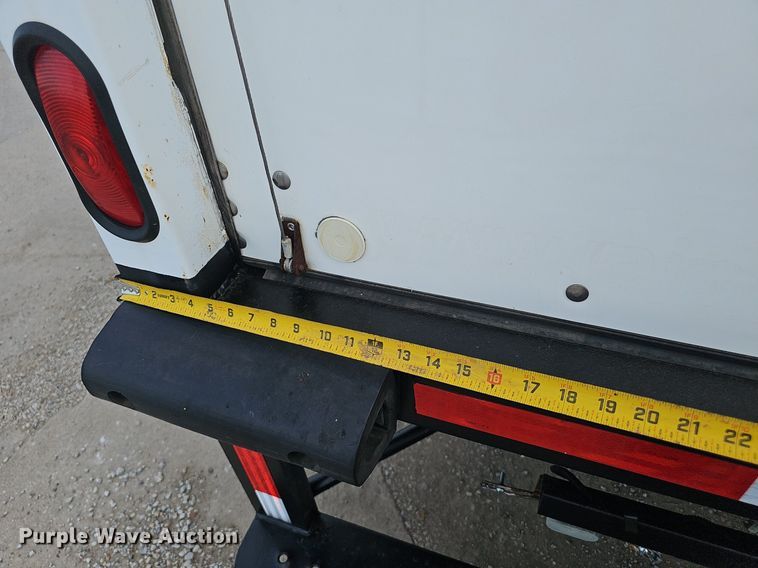 image for item DP1013 2000 Isuzu NPR carpet cleaner truck