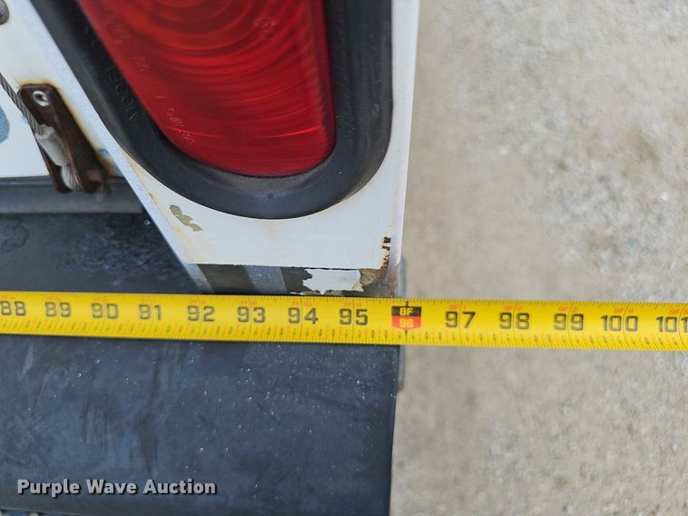 image for item DP1013 2000 Isuzu NPR carpet cleaner truck