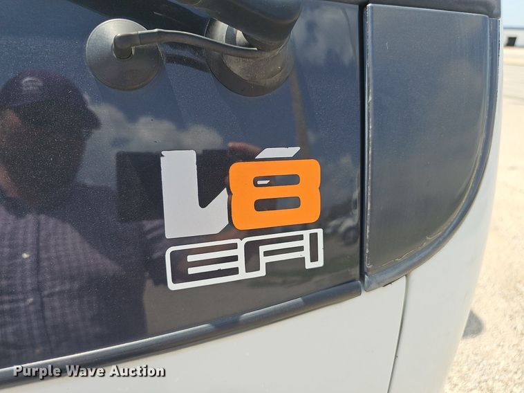 image for item DP1013 2000 Isuzu NPR carpet cleaner truck