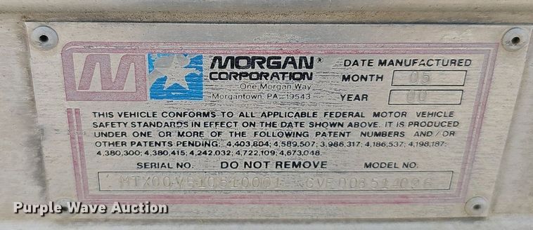 image for item DP1013 2000 Isuzu NPR carpet cleaner truck