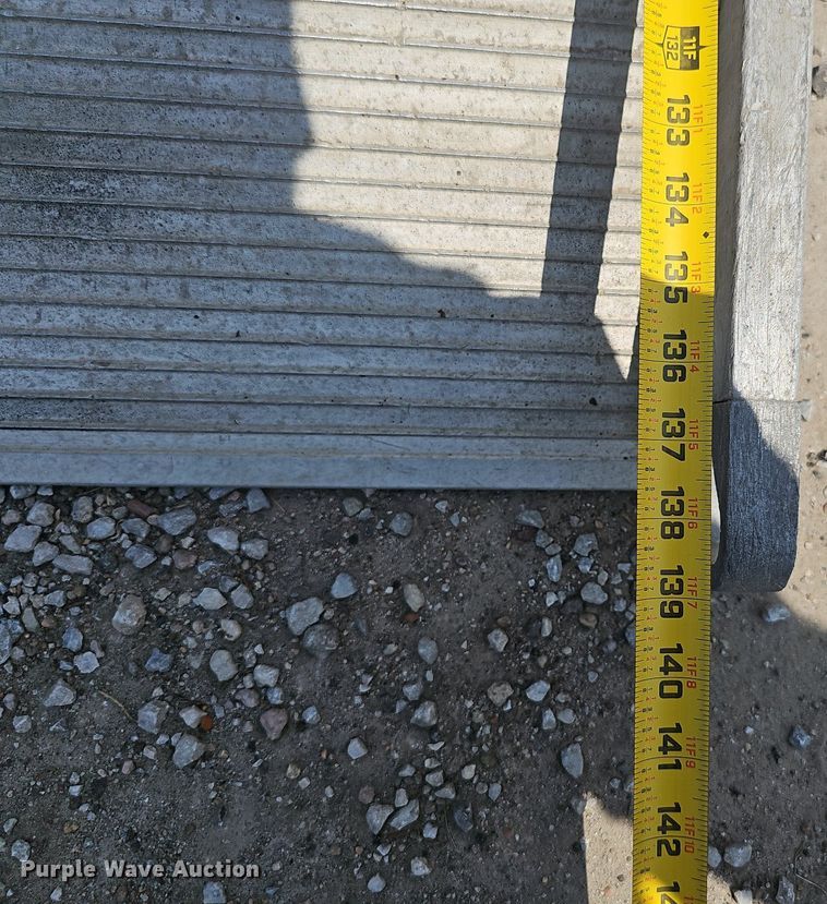 image for item DP1013 2000 Isuzu NPR carpet cleaner truck