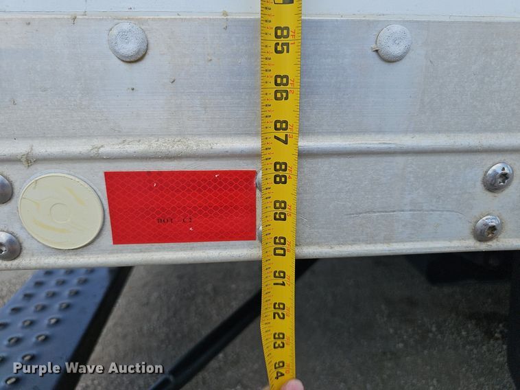 image for item DP1013 2000 Isuzu NPR carpet cleaner truck