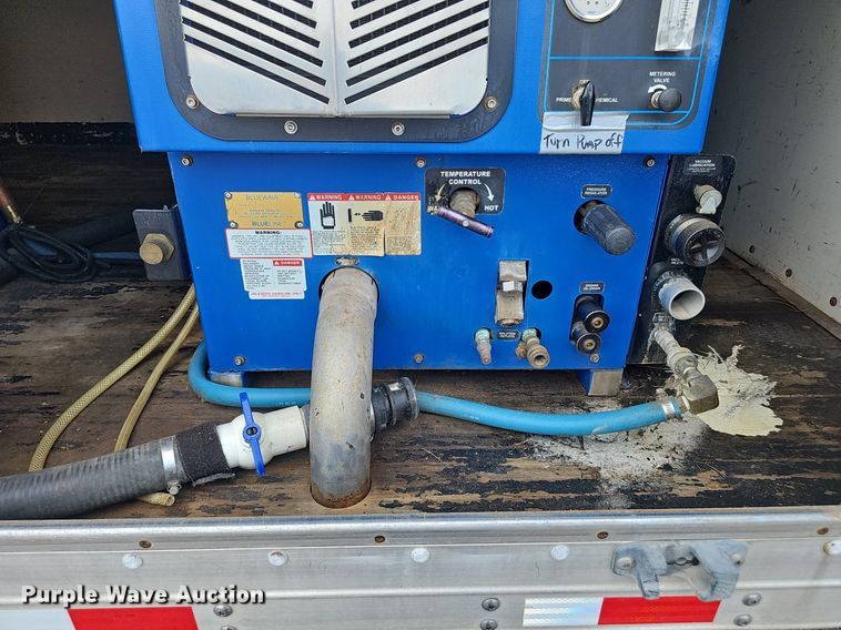 image for item DP1013 2000 Isuzu NPR carpet cleaner truck