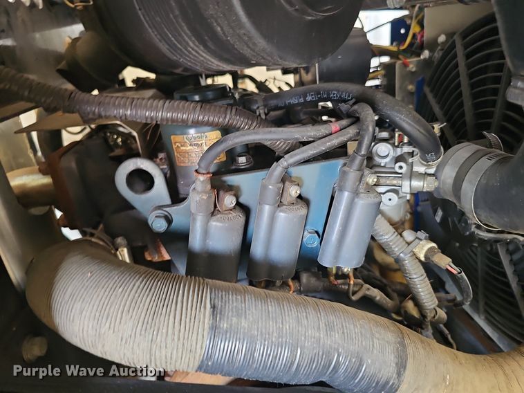 image for item DP1013 2000 Isuzu NPR carpet cleaner truck