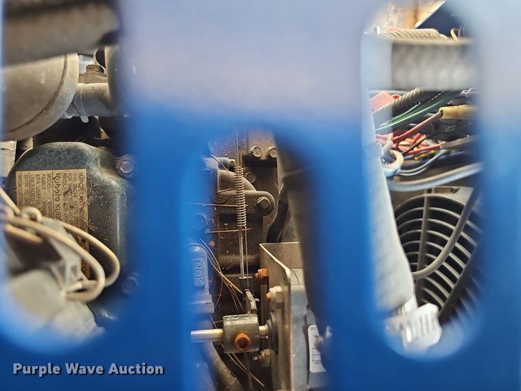 image for item DP1013 2000 Isuzu NPR carpet cleaner truck