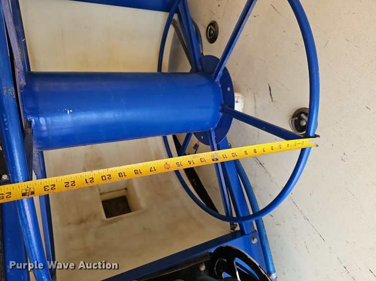 image for item DP1013 2000 Isuzu NPR carpet cleaner truck