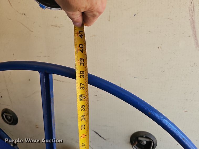 image for item DP1013 2000 Isuzu NPR carpet cleaner truck