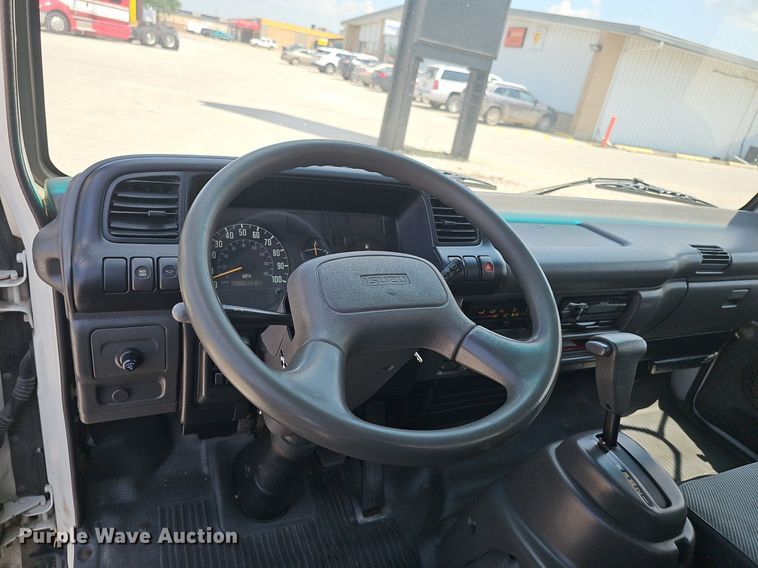 image for item DP1013 2000 Isuzu NPR carpet cleaner truck