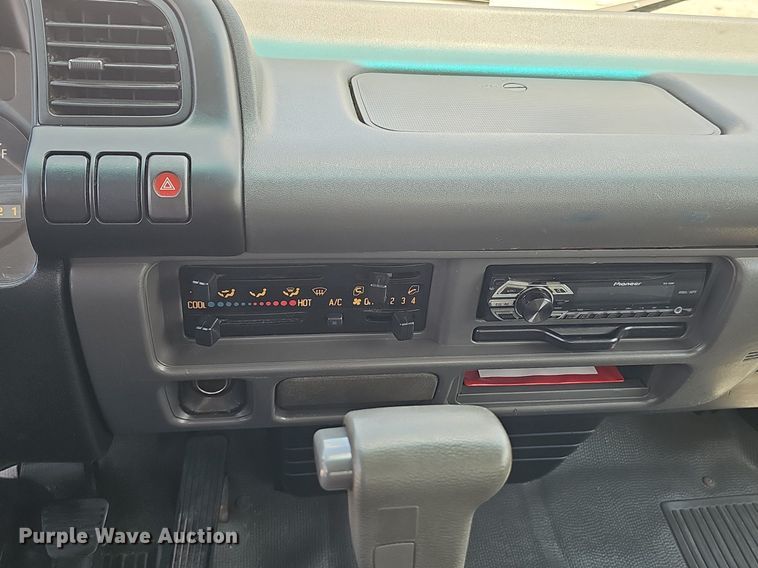 image for item DP1013 2000 Isuzu NPR carpet cleaner truck