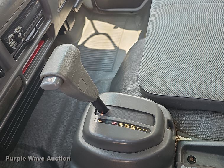 image for item DP1013 2000 Isuzu NPR carpet cleaner truck