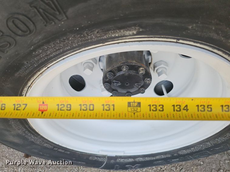 image for item DP1013 2000 Isuzu NPR carpet cleaner truck